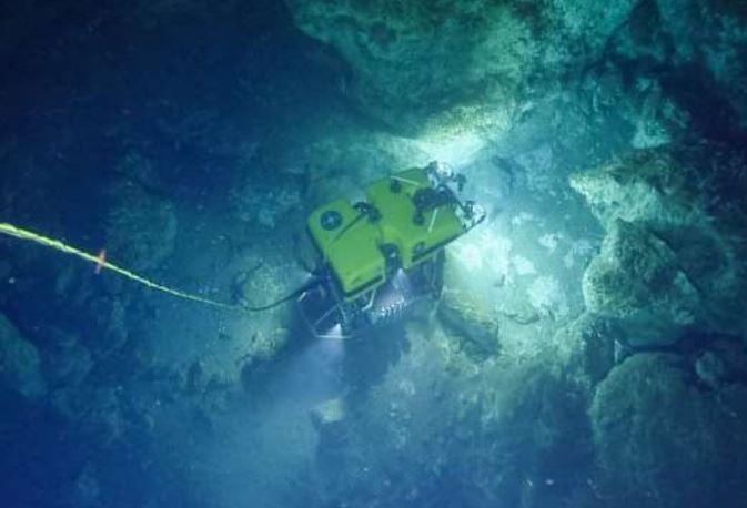 Sampling hydrates with newly developed tool on ROV Hercules.
