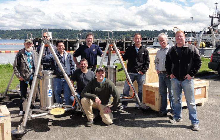 photo of scientists and engineers involved in OOI project